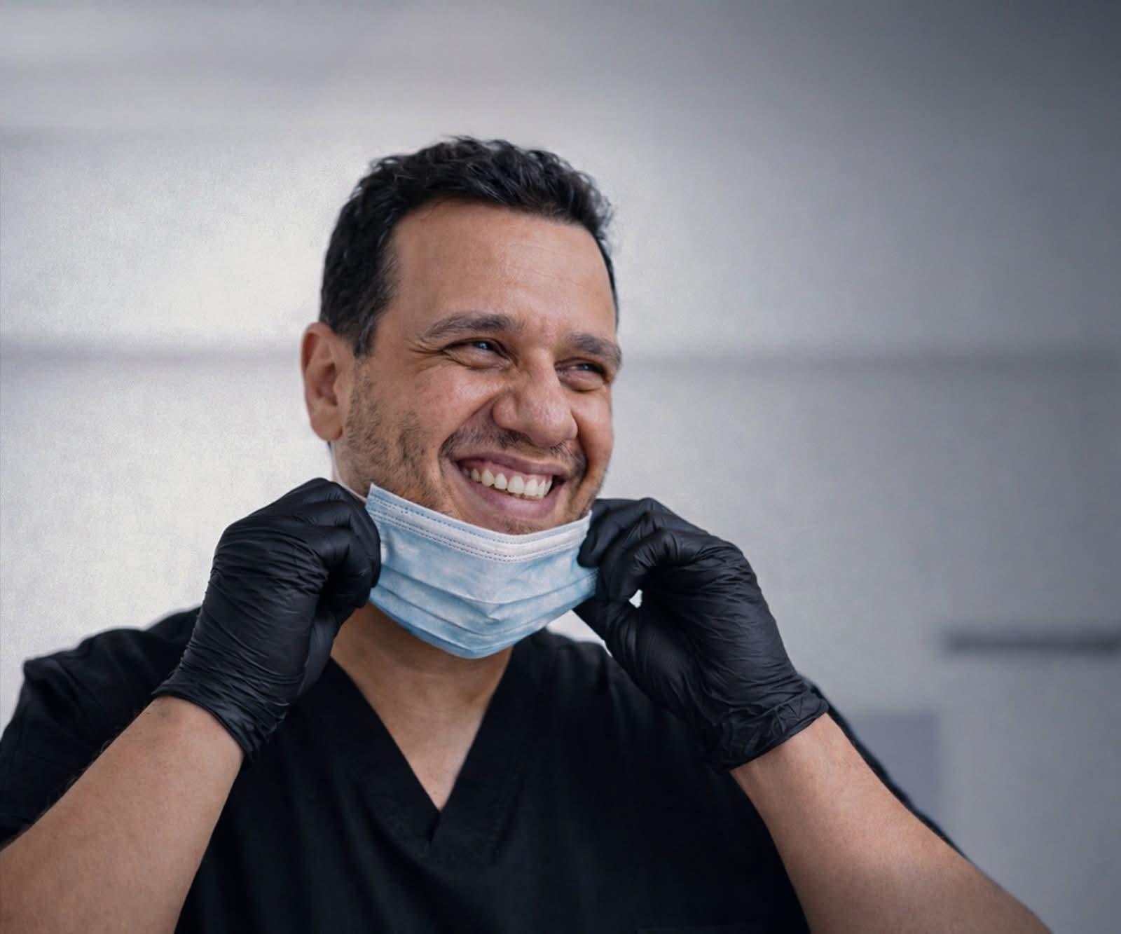 أ.د. عمرو سعيد — استشاري جراحات القرنية وتصحيح الإبصار بالليزر في الإسكندرية